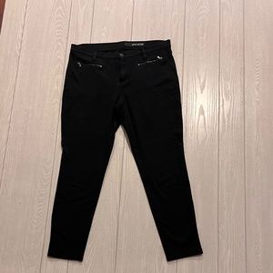Black DKNY Jeans Front Zip Pockets